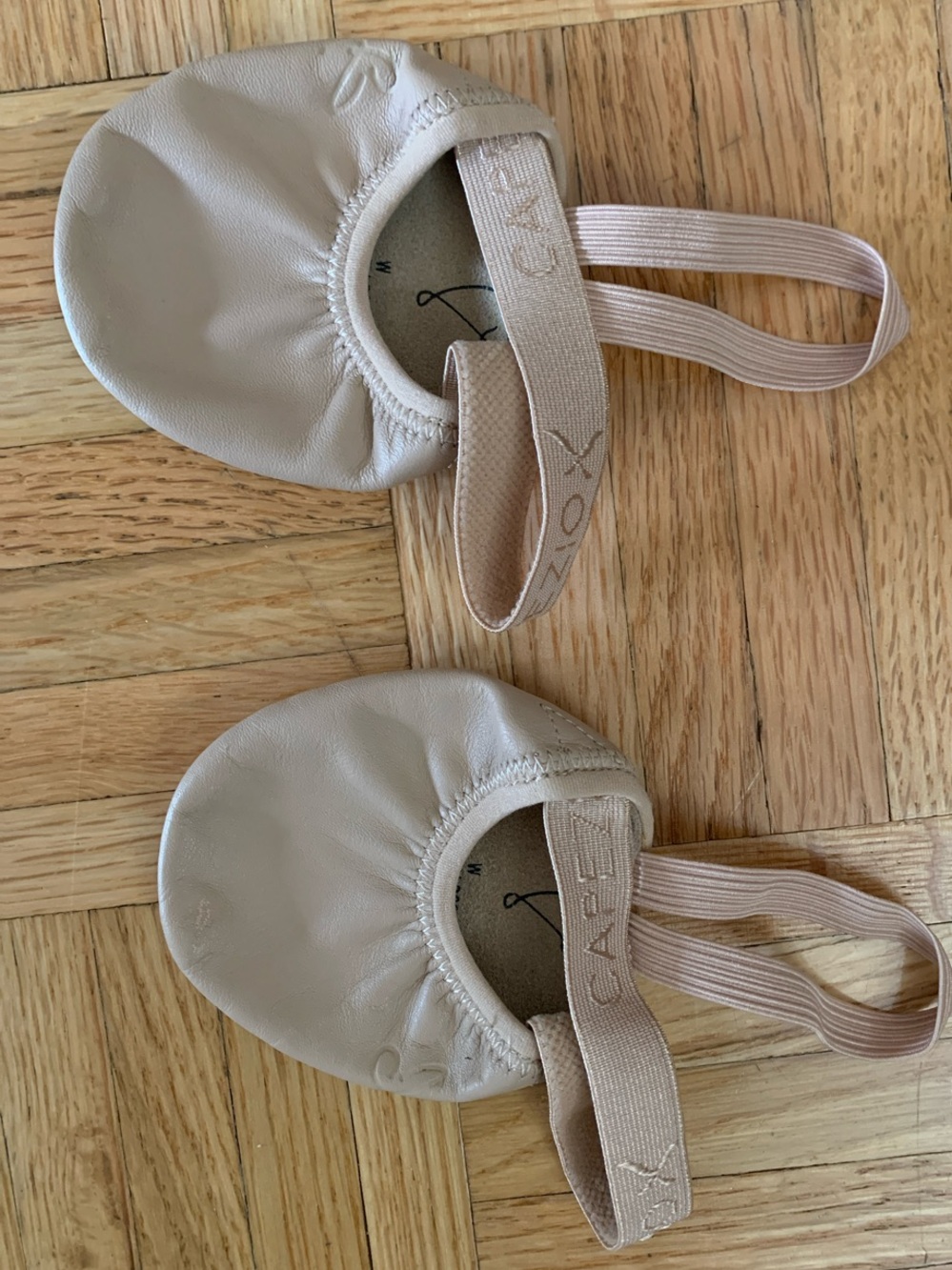 CAPEZIO Ballet Slippers in Blush
